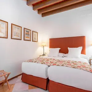 Genteel Sevilla